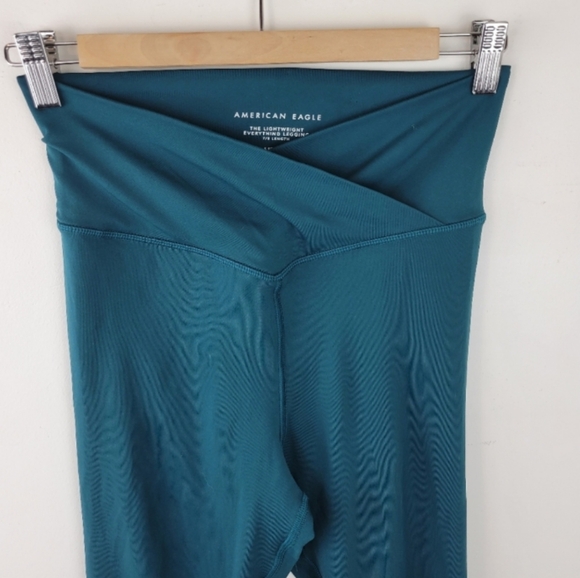 AEO American Eagle Outfitters Lightweight Everything Crossover Leggings - Picture 4 of 7